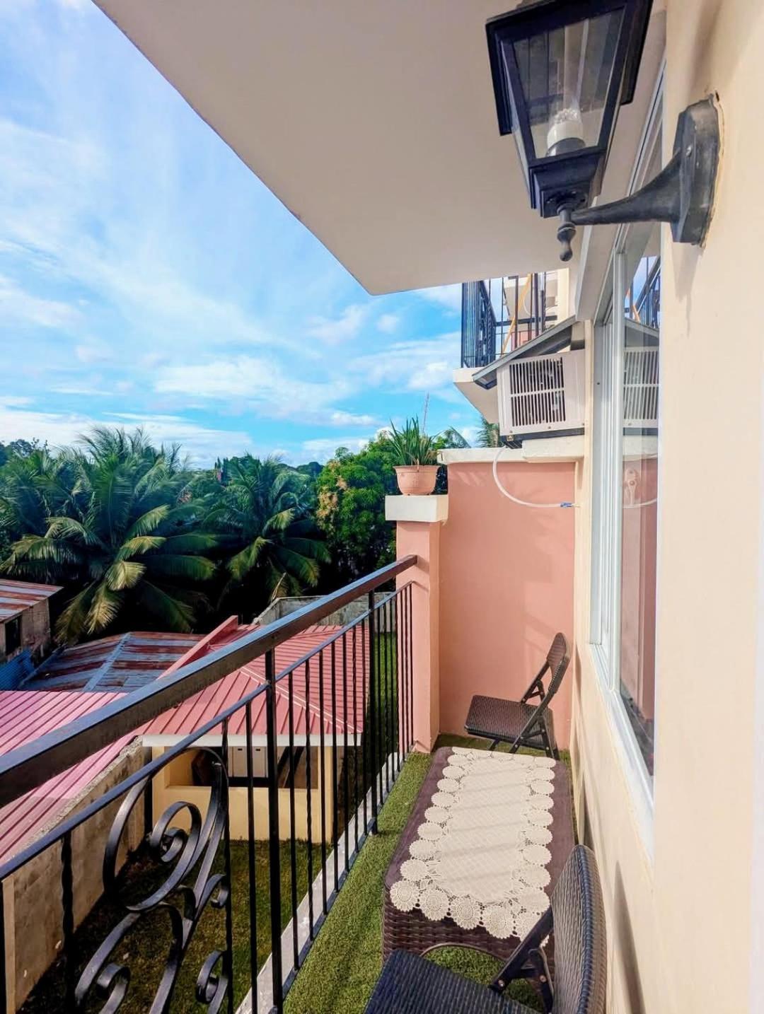 Reicondotel Arezzo Davao City Стая снимка